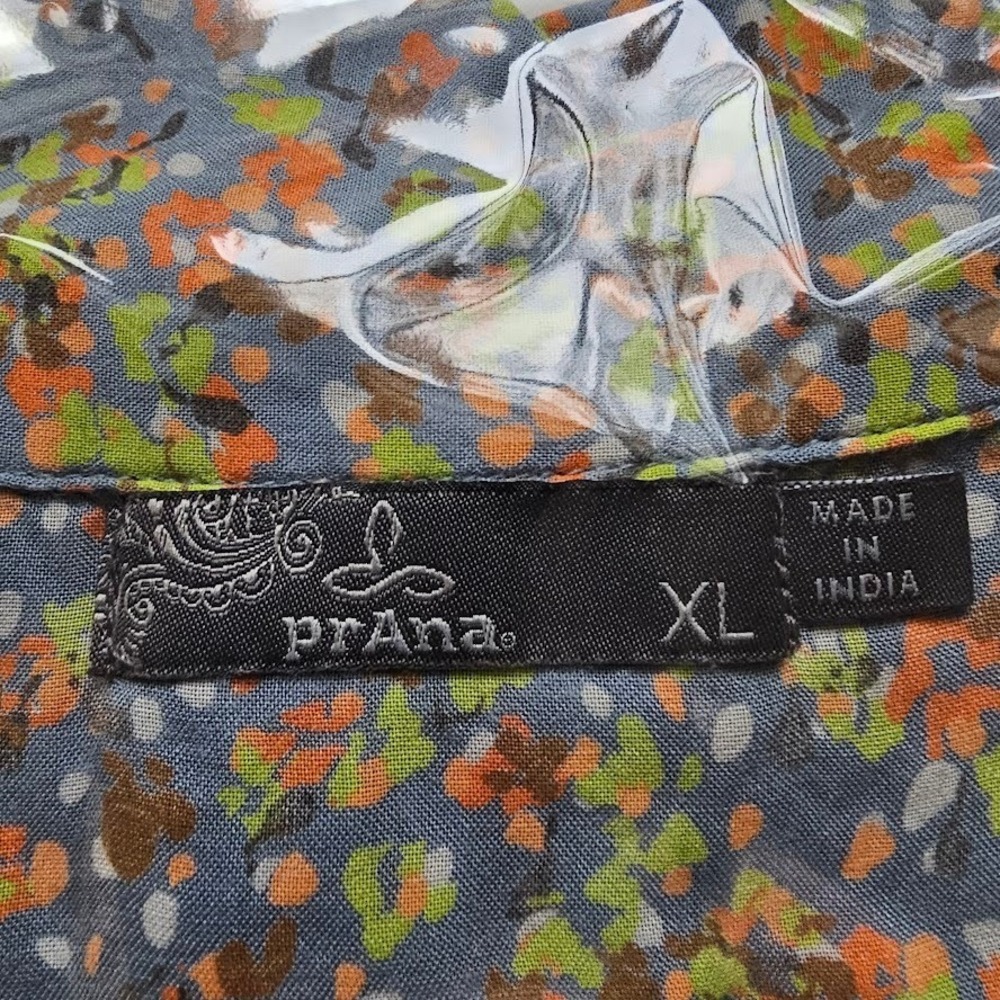 Prana Iguala Womens XL Button Down Shirt Gray Floral Print Short Sleeve Collared - Picture 3 of 10